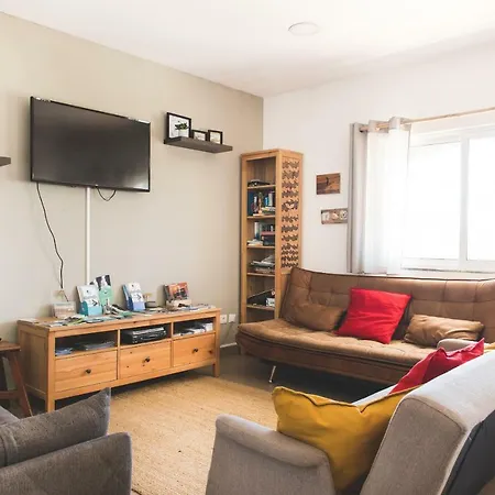 Good Feeling & Hostal
