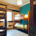Good Feeling & Hostel Raposeira (Faro)