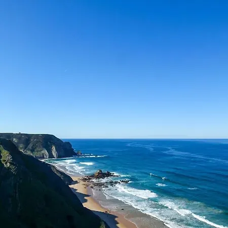 Good Feeling & אכסניה Raposeira (Faro)