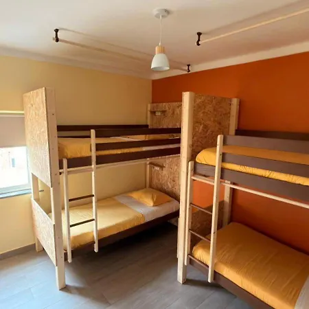 Hostel Good Feeling & *