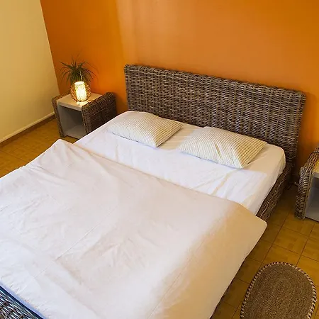 אכסניה Good Feeling & Raposeira (Faro)