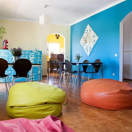 Good Feeling Hostel & Guest House *