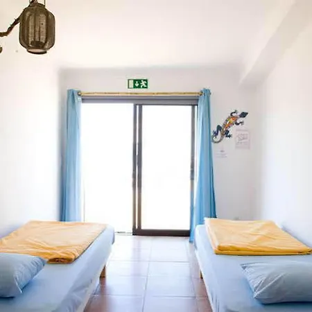 Good Feeling Hostel & Guest House *
