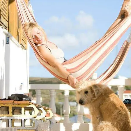 Good Feeling & אכסניה Raposeira (Faro)