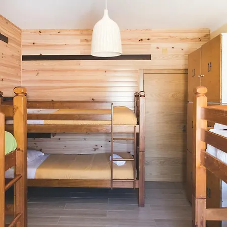 Good Feeling Hostel & Guest House *